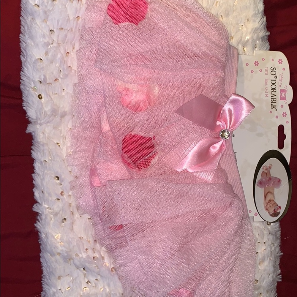 Adorable tutu .